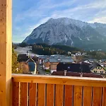 Appartement Grimming View I - Zentral In Tauplitz, Nahe Sessellift, Bergblick & Parkplatz Tauplitz