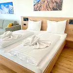 Grimming View I - Zentral In Tauplitz, Nahe Sessellift, Bergblick & Parkplatz