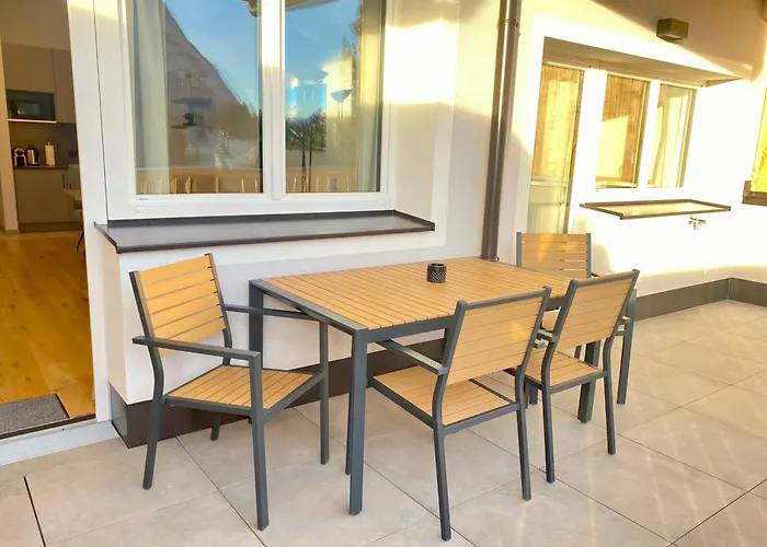 아파트 Grimming View I *